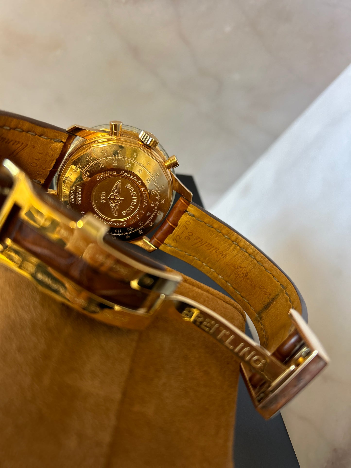 Breitling Navitimer R23322